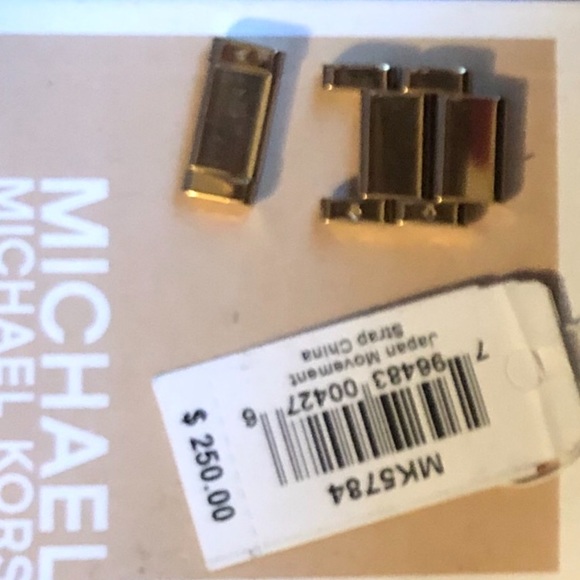 Michael Kors Watch - Picture 4 of 4